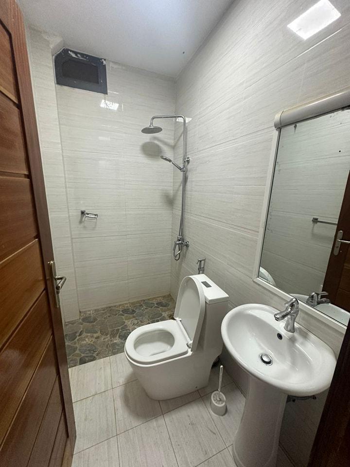 Appartement à louer aux Almadies zone de Recasement. Près de l’école Bilingue américaine.