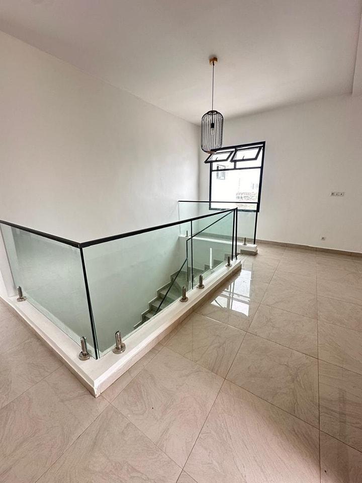 Duplex F5 aux Almadies